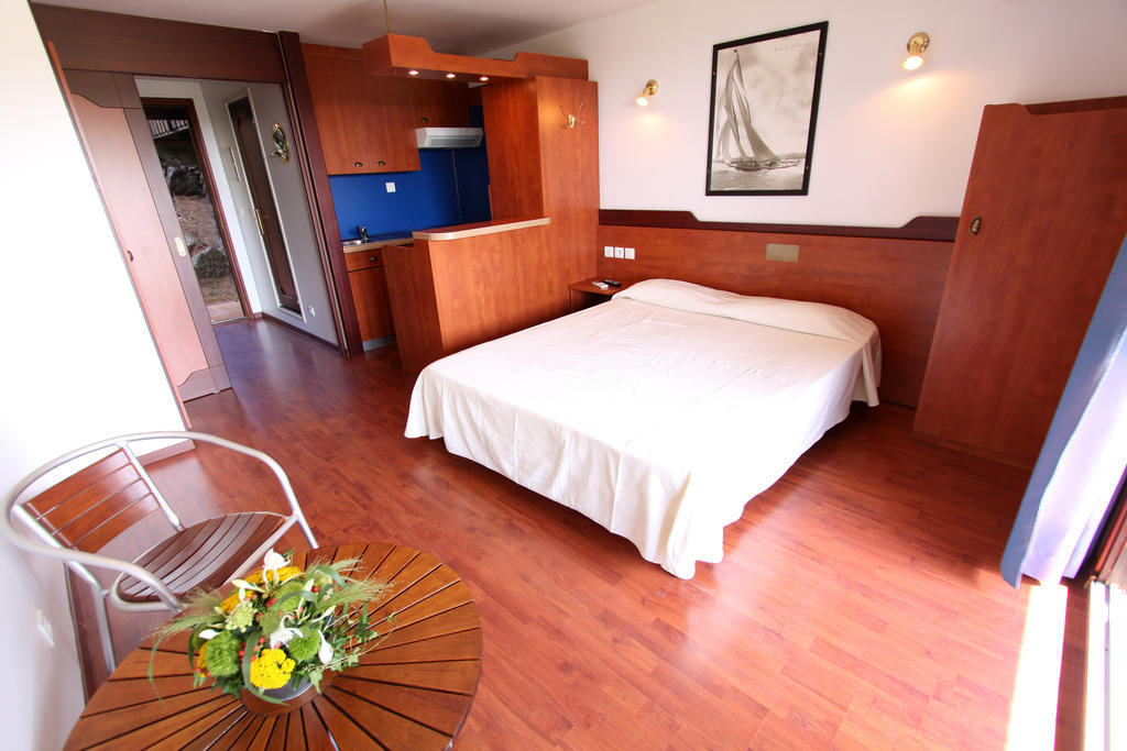 Apartahotel Castell'verde 3*